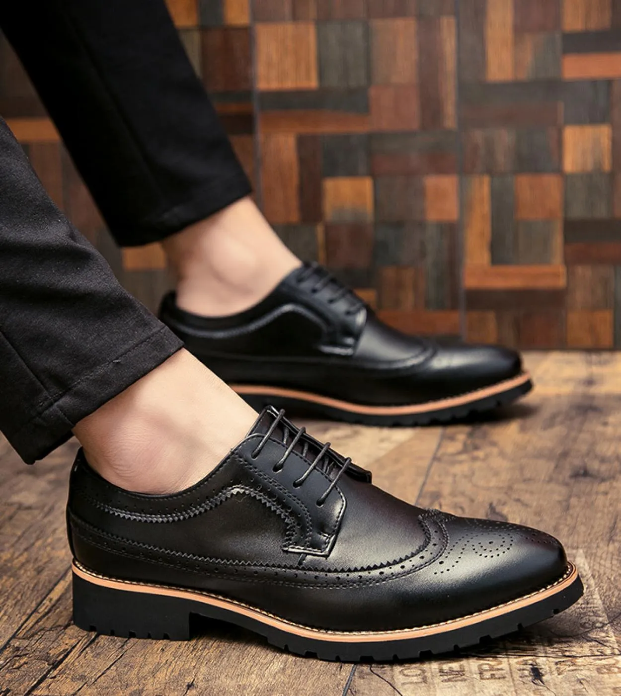 2022 Scarpe eleganti da uomo Scarpe derby alla moda in pelle Scarpe da sposa classiche casual da lavoro Stringate Stile britanni