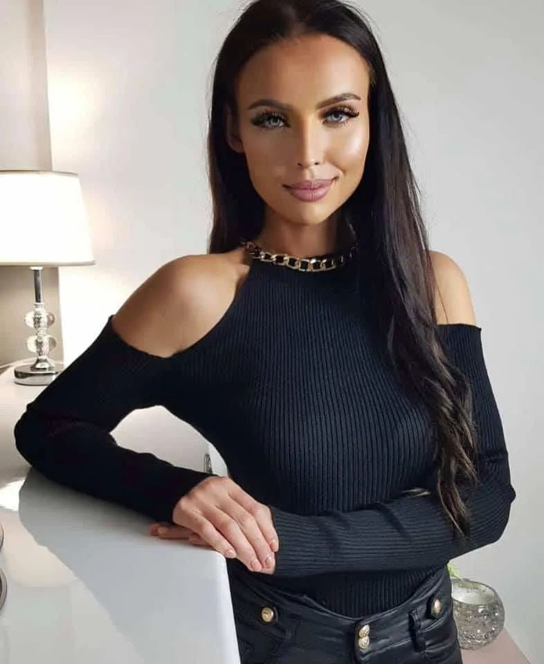 Blusa elegante in maglia a coste , catena oro inclusa