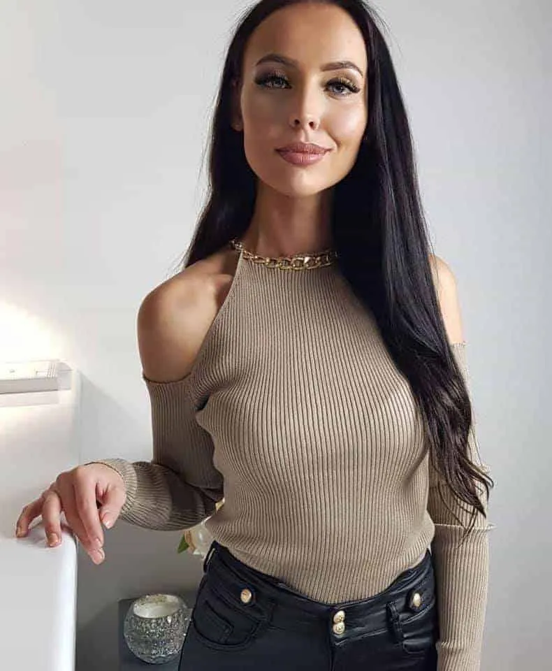 Blusa elegante in maglia a coste , catena oro inclusa