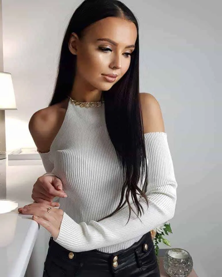 Blusa elegante in maglia a coste , catena oro inclusa