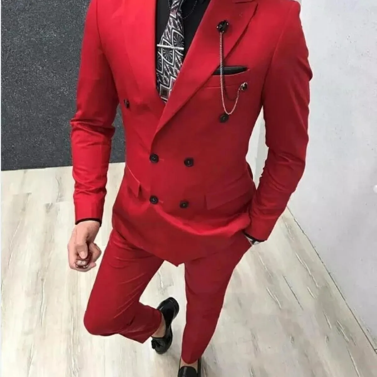 Costume Homme Abiti da uomo rossi Risvolto a punta doppio petto Sposo Prom Uomo Blazer Slim Fit 2 pezzi Smoking da sposa Terno M