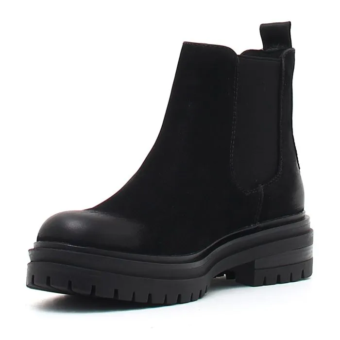 COURTNEY CHELSEA BLACK BLACK