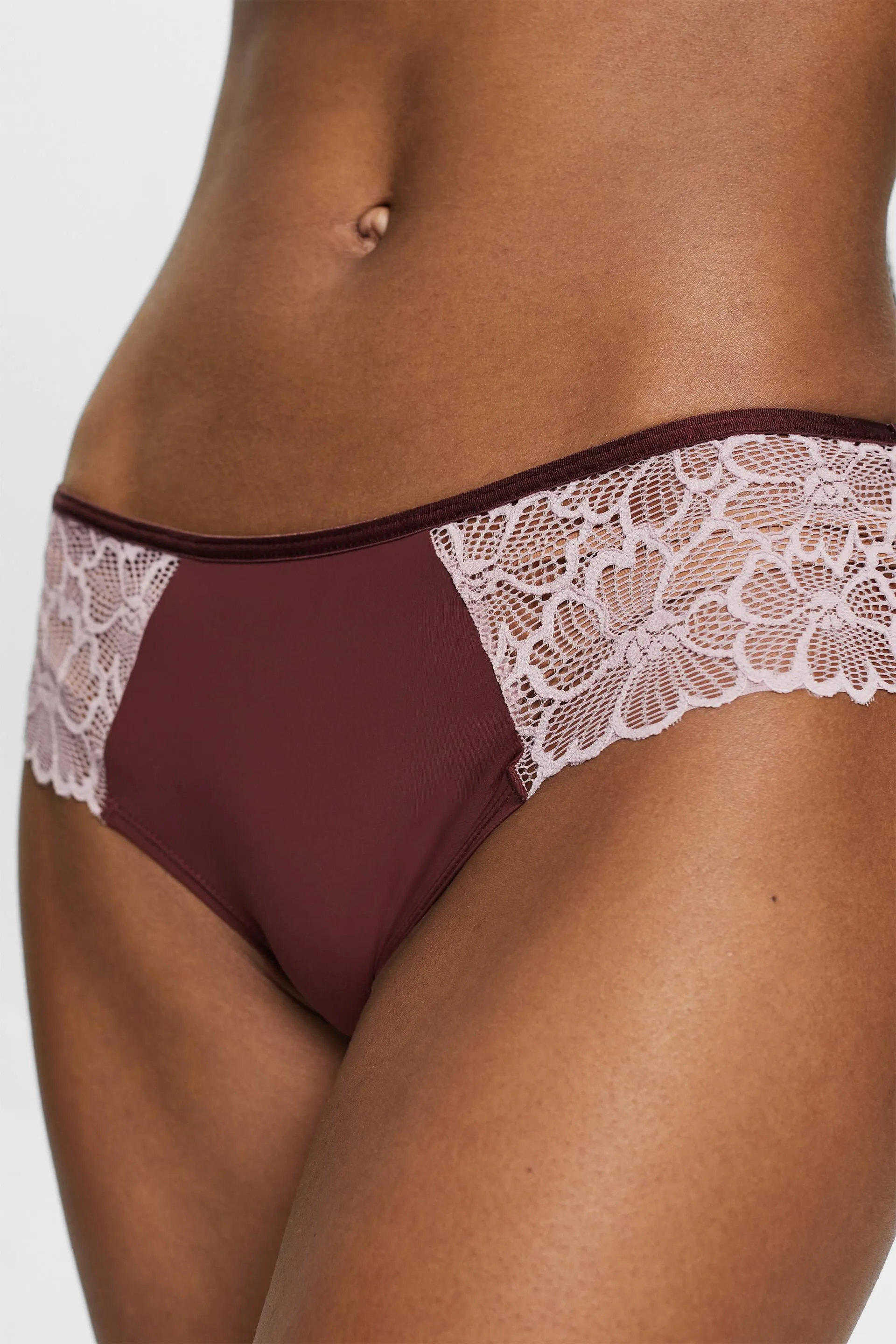 Culotte corte in pizzo alla brasiliana