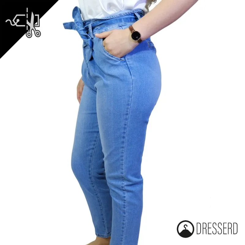 Jeans donna vita alta con cinta in jeans