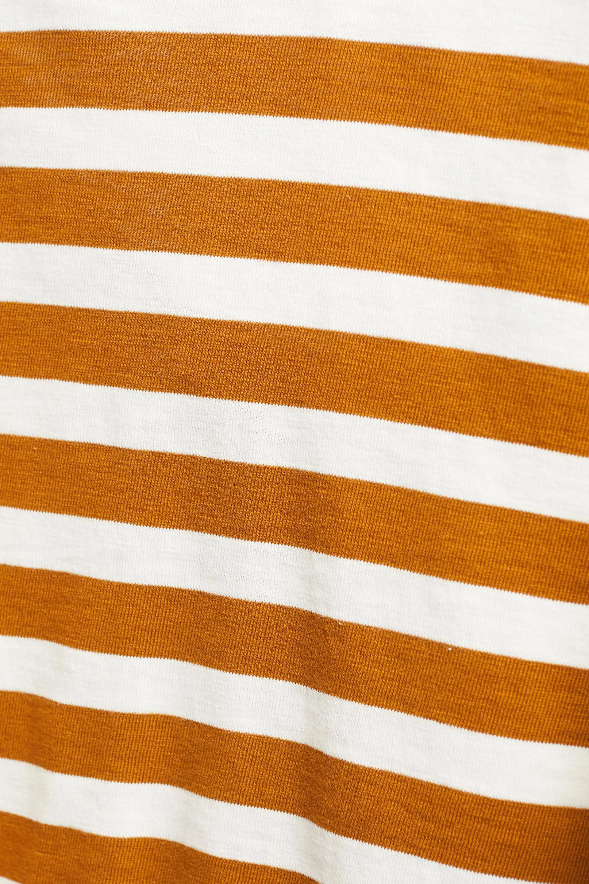 Maglia a righe con scollo a V