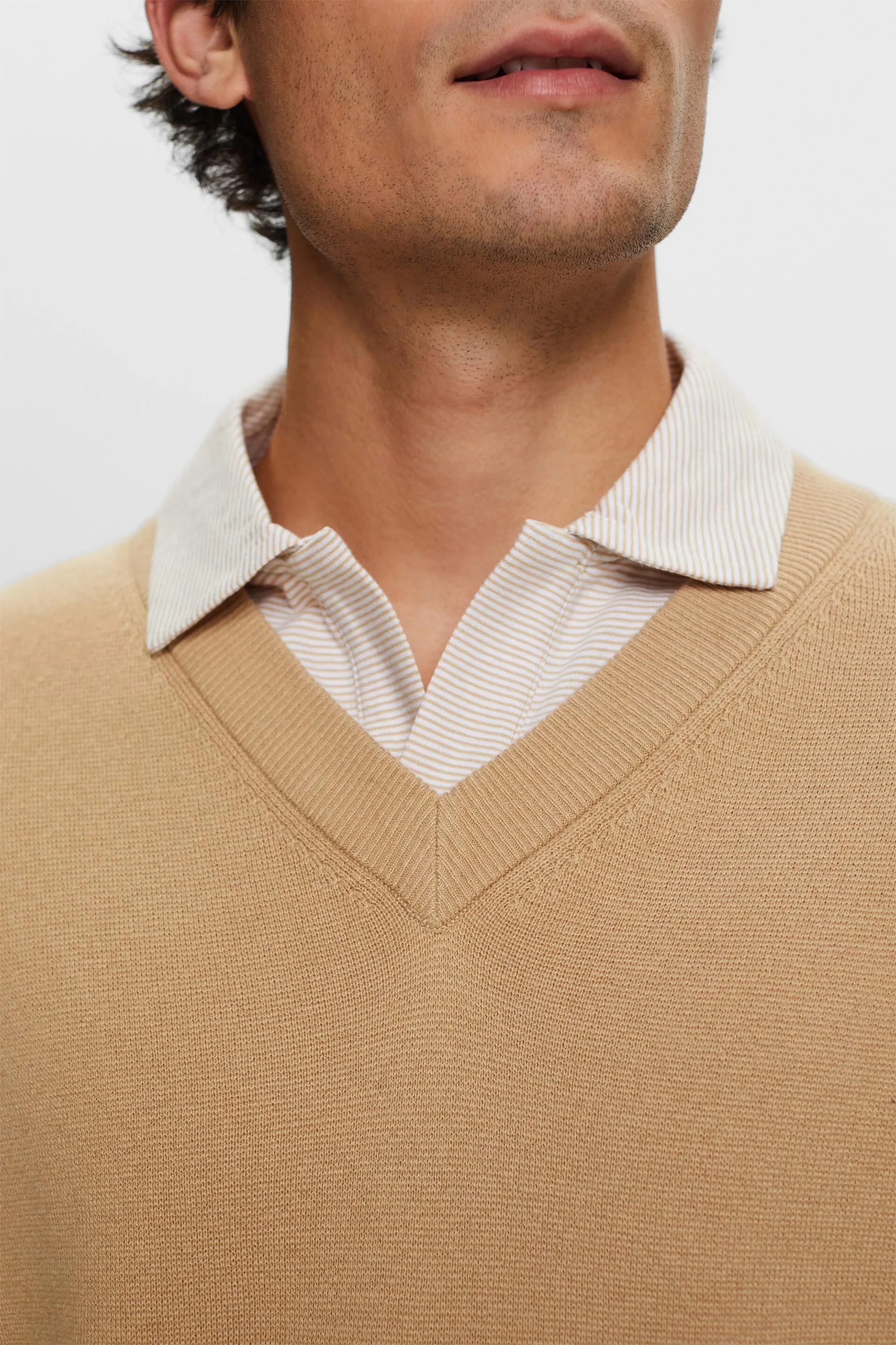 Maglia basic con scollo a V, misto lana