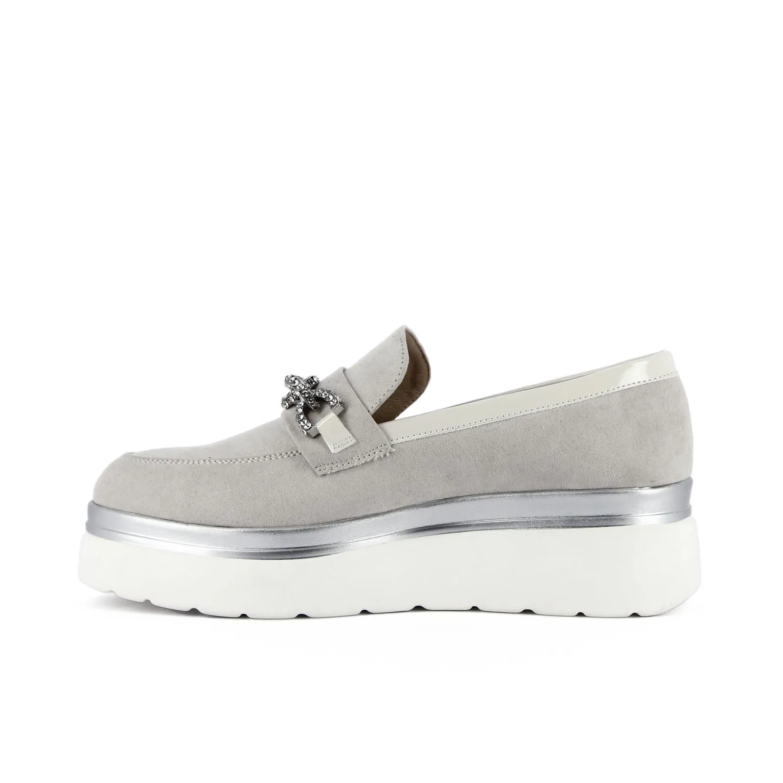 Mocassini casual beige con suola platform e morsetto con cristalli