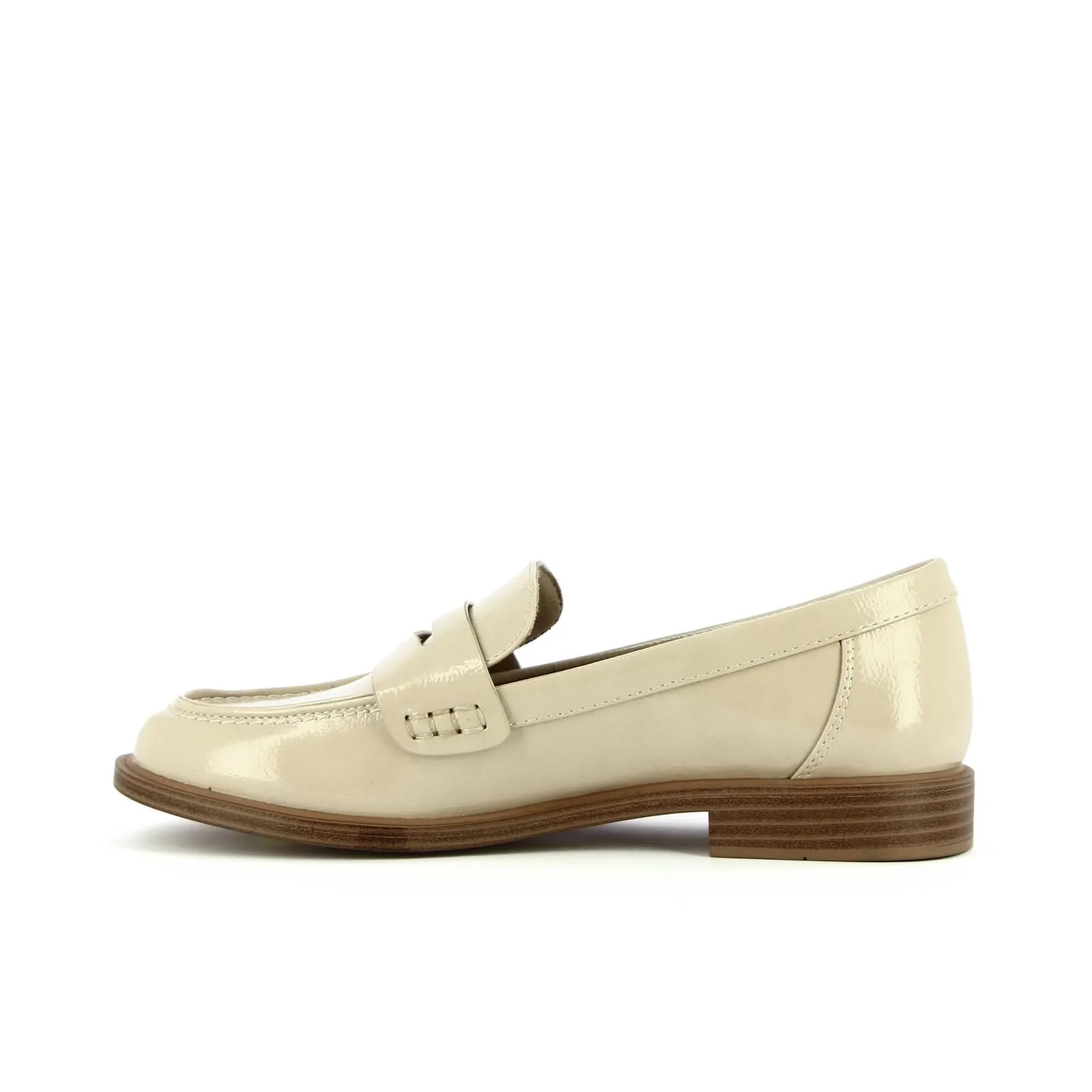Mocassini casual beige lucidi con fessura a bocca di leone