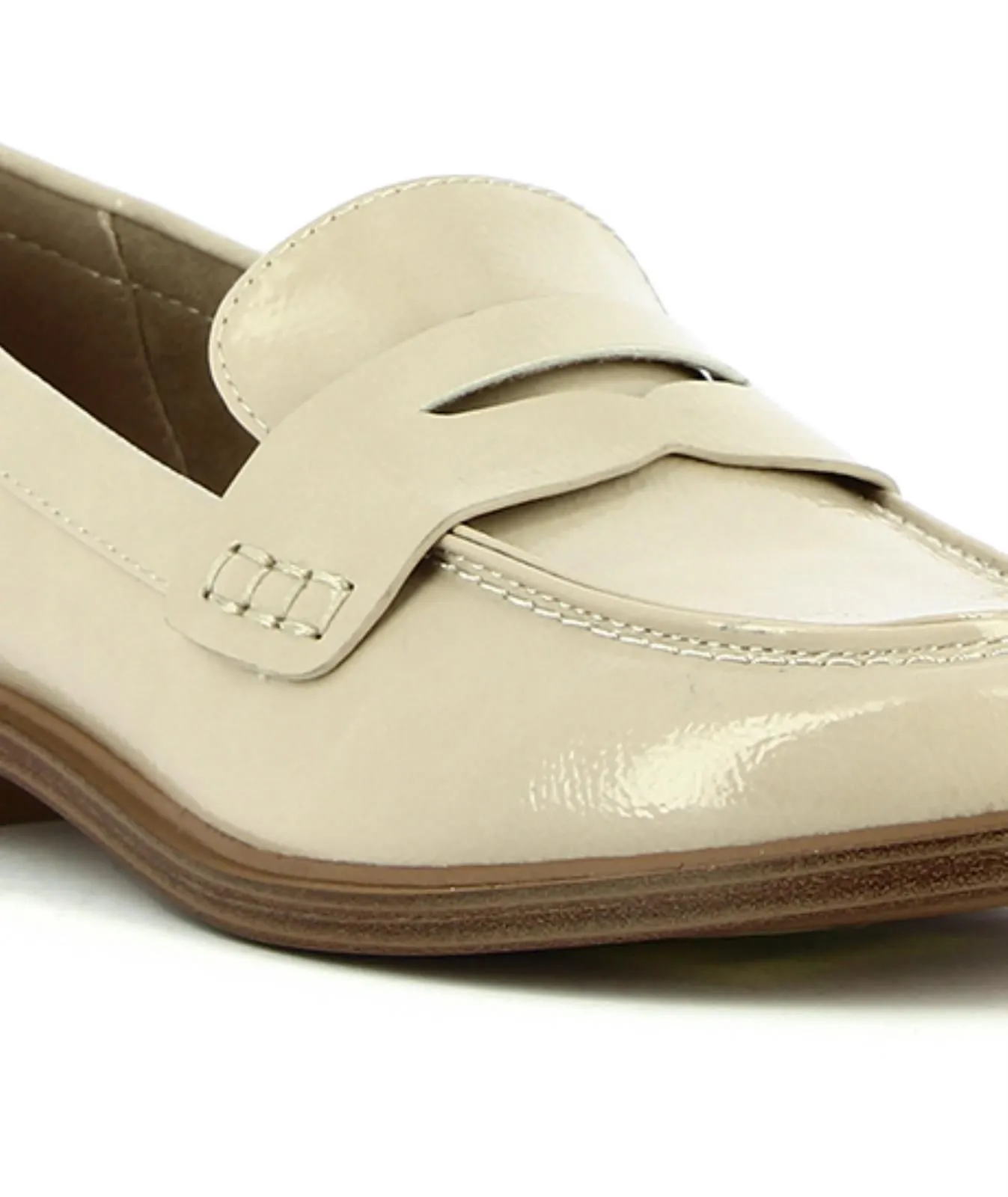 Mocassini casual beige lucidi con fessura a bocca di leone