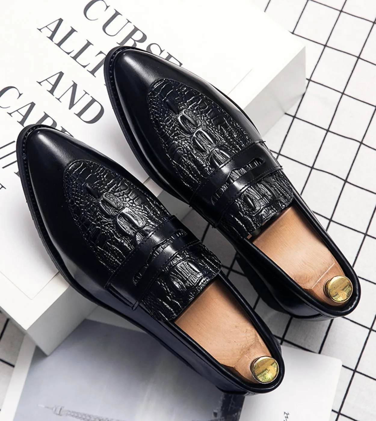 Mocassini da uomo in coccodrillo Scarpe da guida Moda Calzature da barca Mocassini in pelle di marca Scarpe da uomo Comode unità