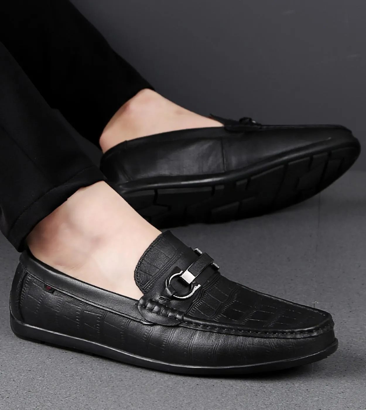 Mocassini di lusso Uomo Mocassini in vera pelle Scarpe casual Scarpe da guida da uomo Business Stile coccodrillo Slip On Uomo Pi