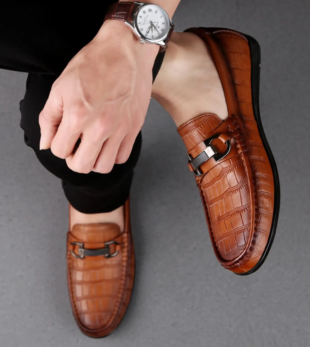 Mocassini di lusso Uomo Mocassini in vera pelle Scarpe casual Scarpe da guida da uomo Business Stile coccodrillo Slip On Uomo Pi