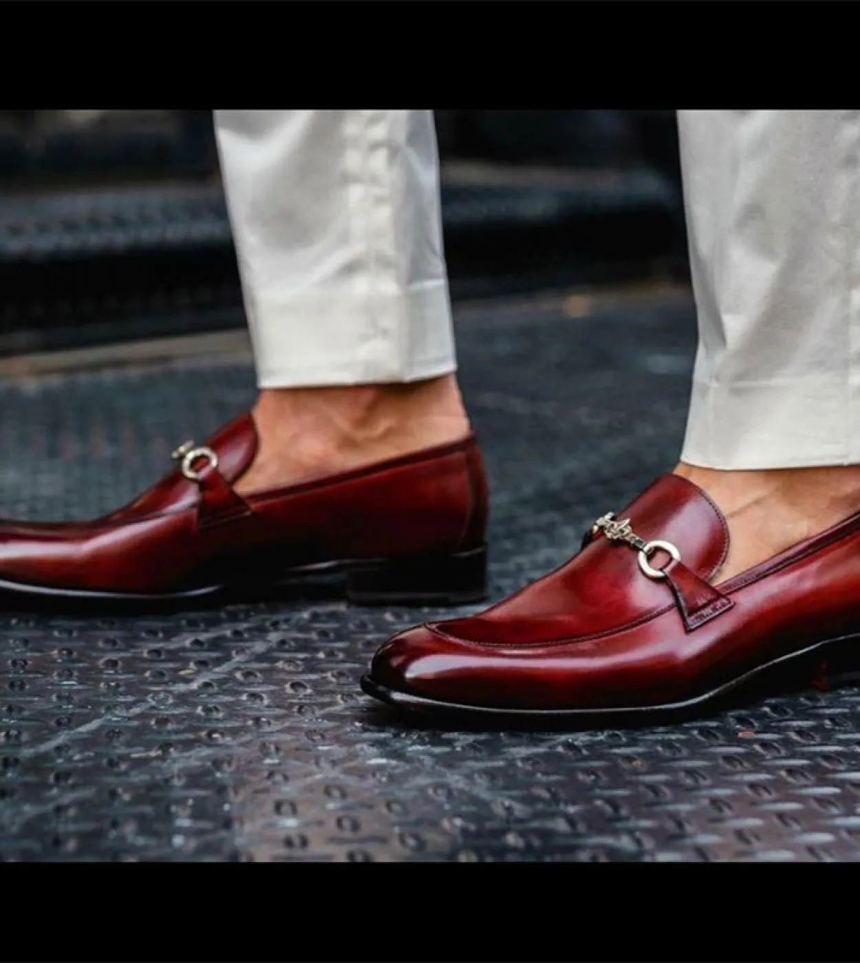 Mocassini rossi per uomo Punta tonda Slipon Moda uomo da sposa fatto a mano Scarpe eleganti Spedizione gratuita Zapatos Hombre V