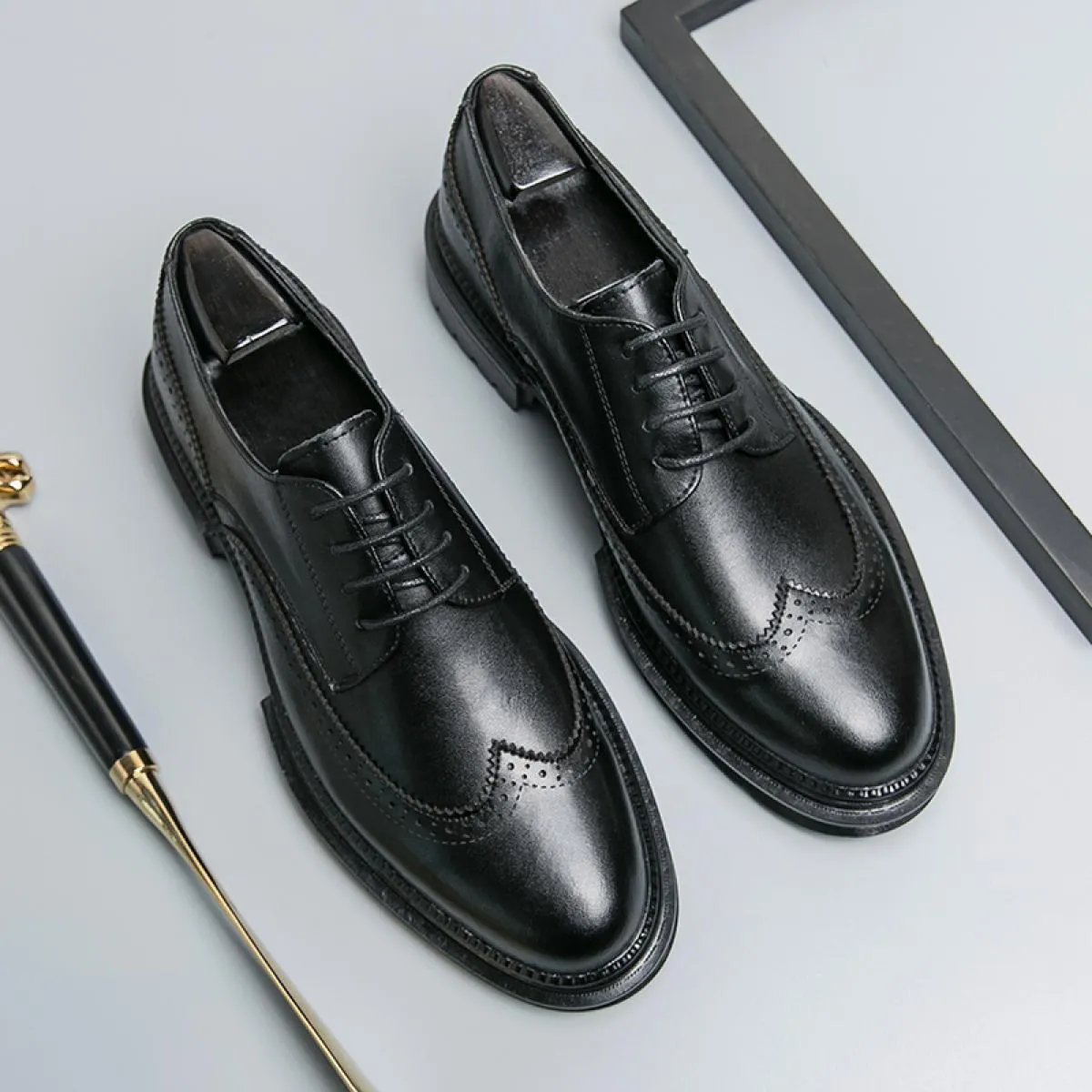 Nuove scarpe formali da uomo nero Scarpe derby da lavoro marroni Scarpe eleganti da uomo con punta tonda Taglia 38 45