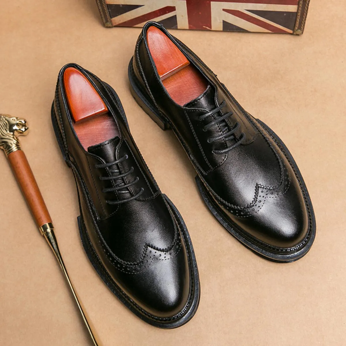 Nuove scarpe formali da uomo nero Scarpe derby da lavoro marroni Scarpe eleganti da uomo con punta tonda Taglia 38 45