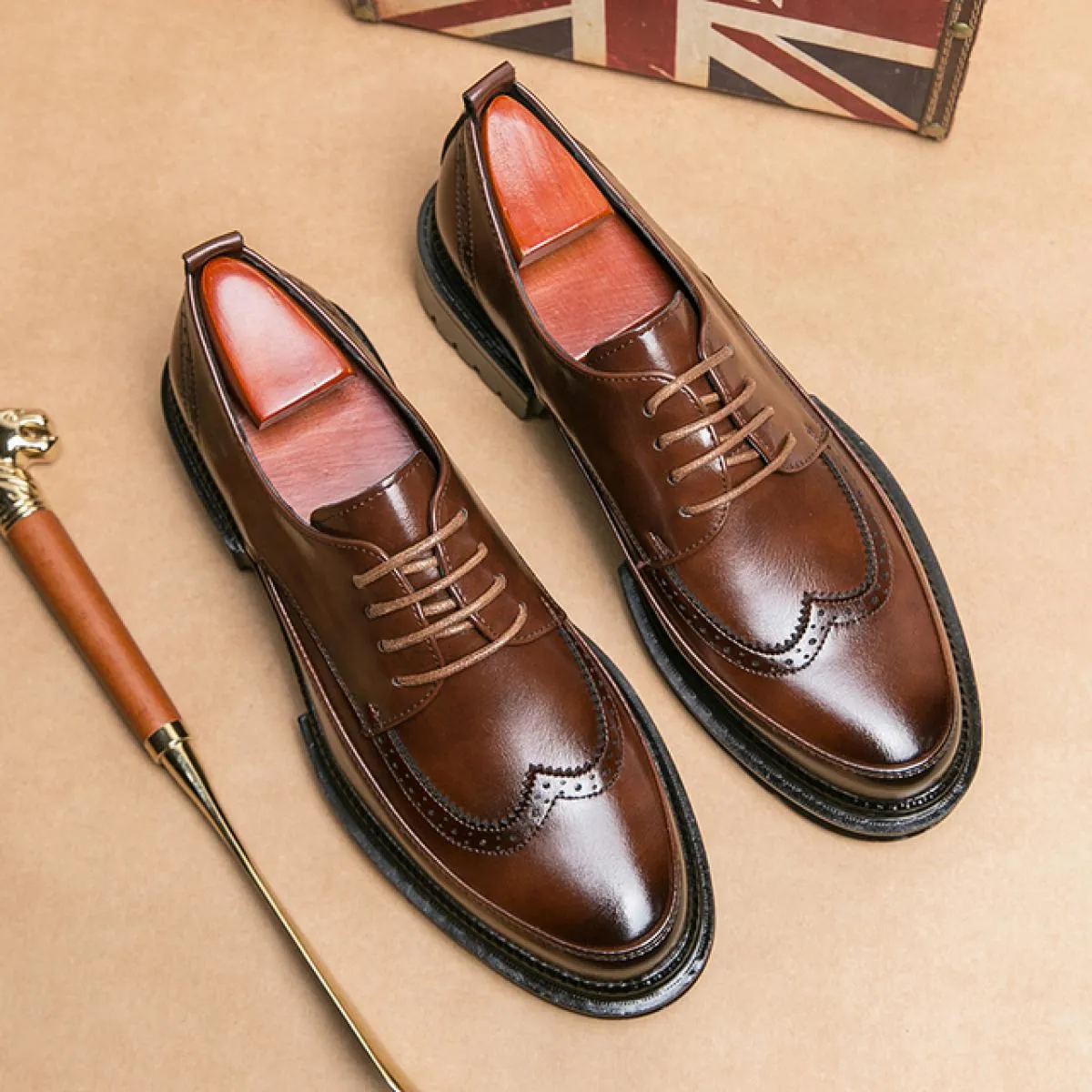 Nuove scarpe formali da uomo nero Scarpe derby da lavoro marroni Scarpe eleganti da uomo con punta tonda Taglia 38 45