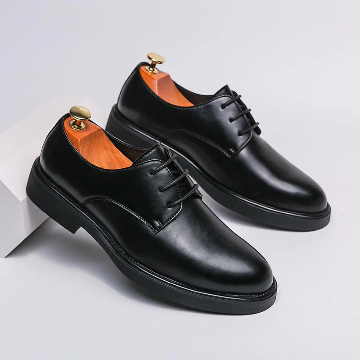 Nuove scarpe formali da uomo nero Scarpe derby da lavoro marroni Scarpe eleganti da uomo con punta tonda Taglia 38 46
