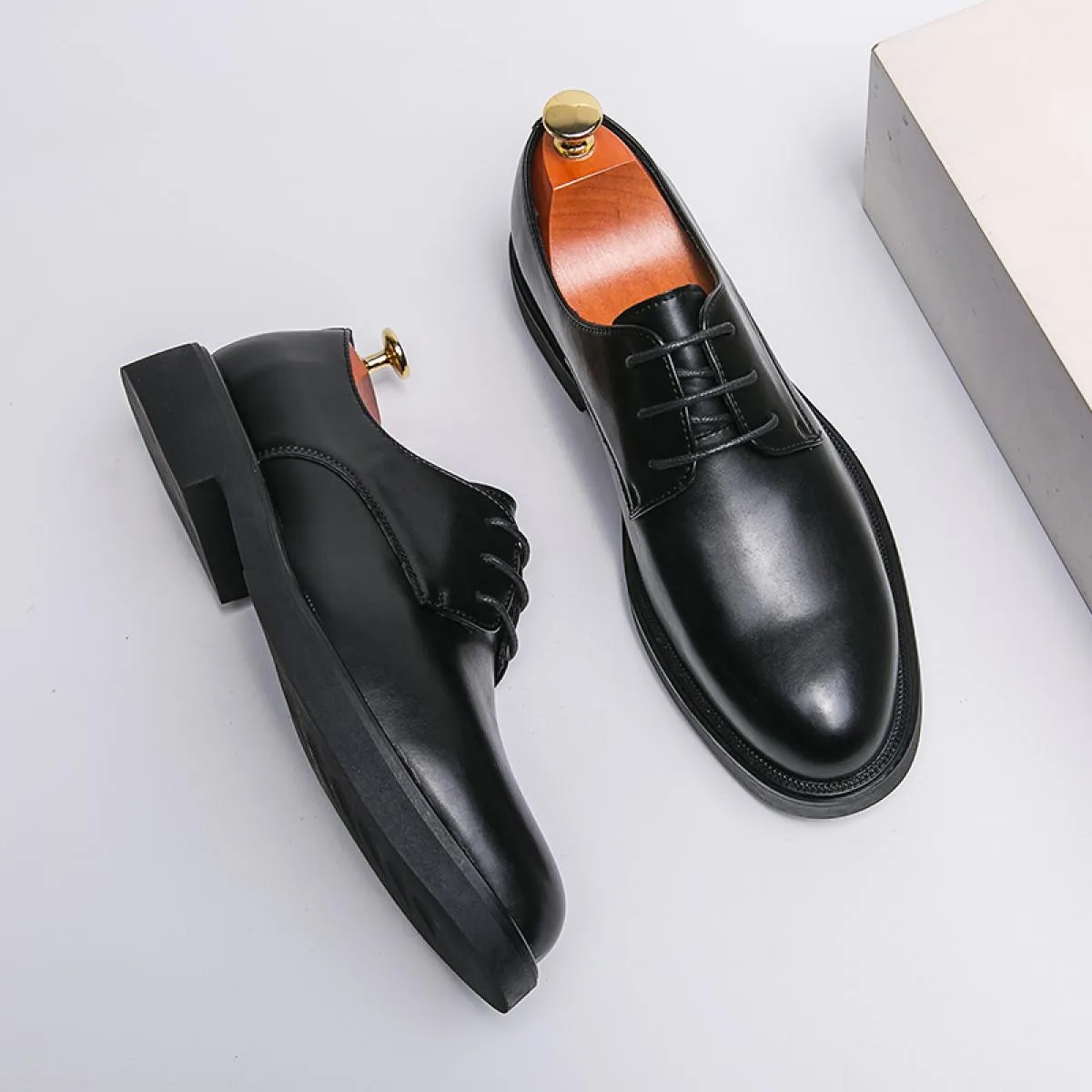 Nuove scarpe formali da uomo nero Scarpe derby da lavoro marroni Scarpe eleganti da uomo con punta tonda Taglia 38 46