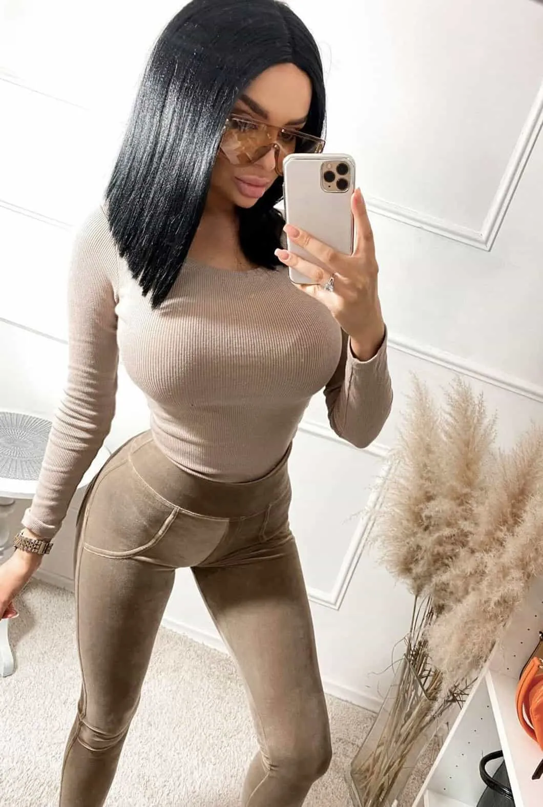 Pantaleggings in ciniglia elasticizzata beige cappuccino( effetto push-up)