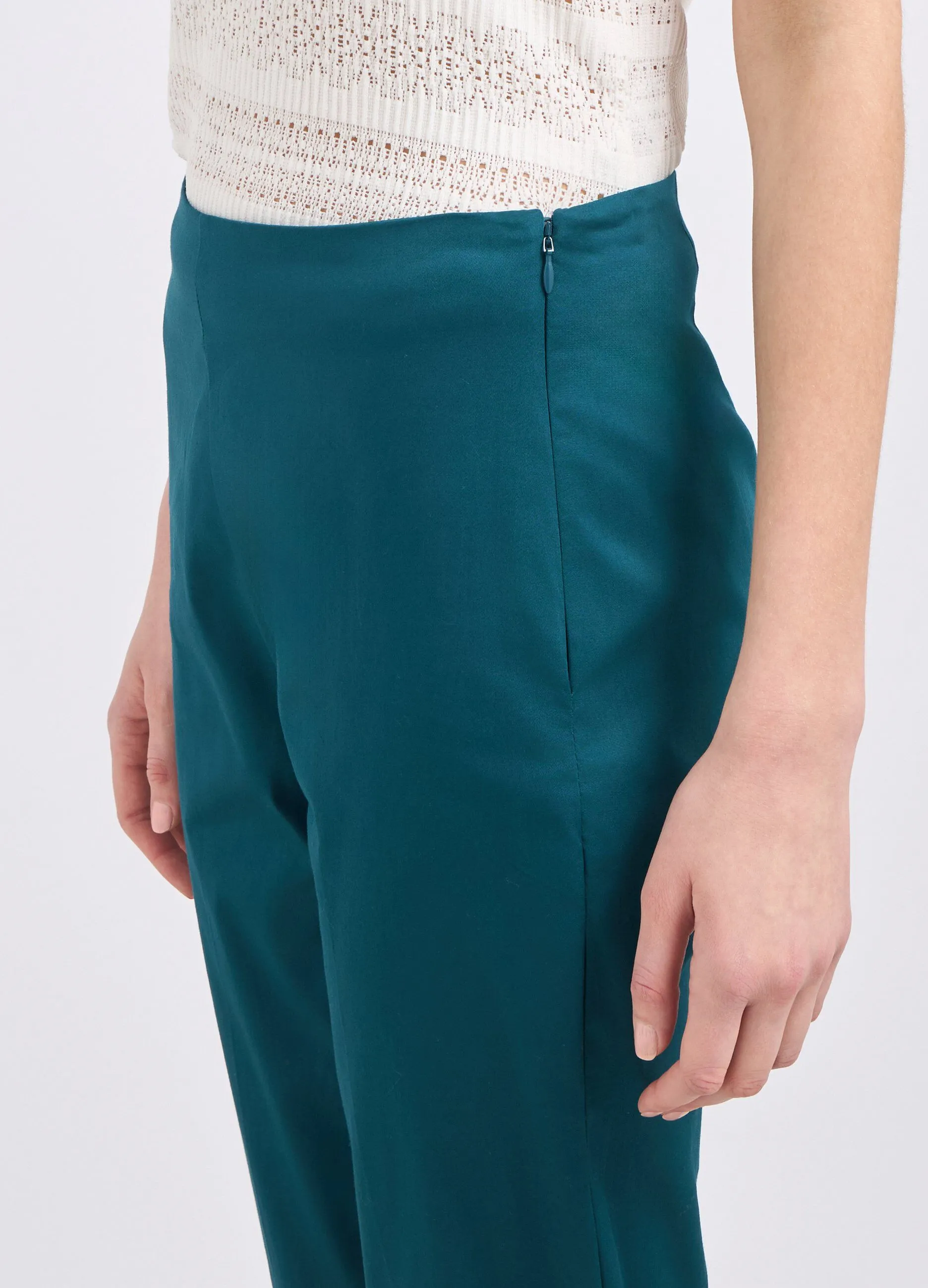 Pantaloni capri in cotone stretch donna