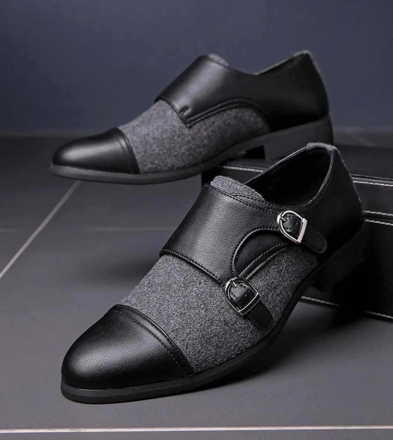 Primavera New Fashion Scarpe da uomo Fatte a mano Retro Double Monk Fibbia Mocassini Scarpe casual Uomo Mocassini per uomo in pe