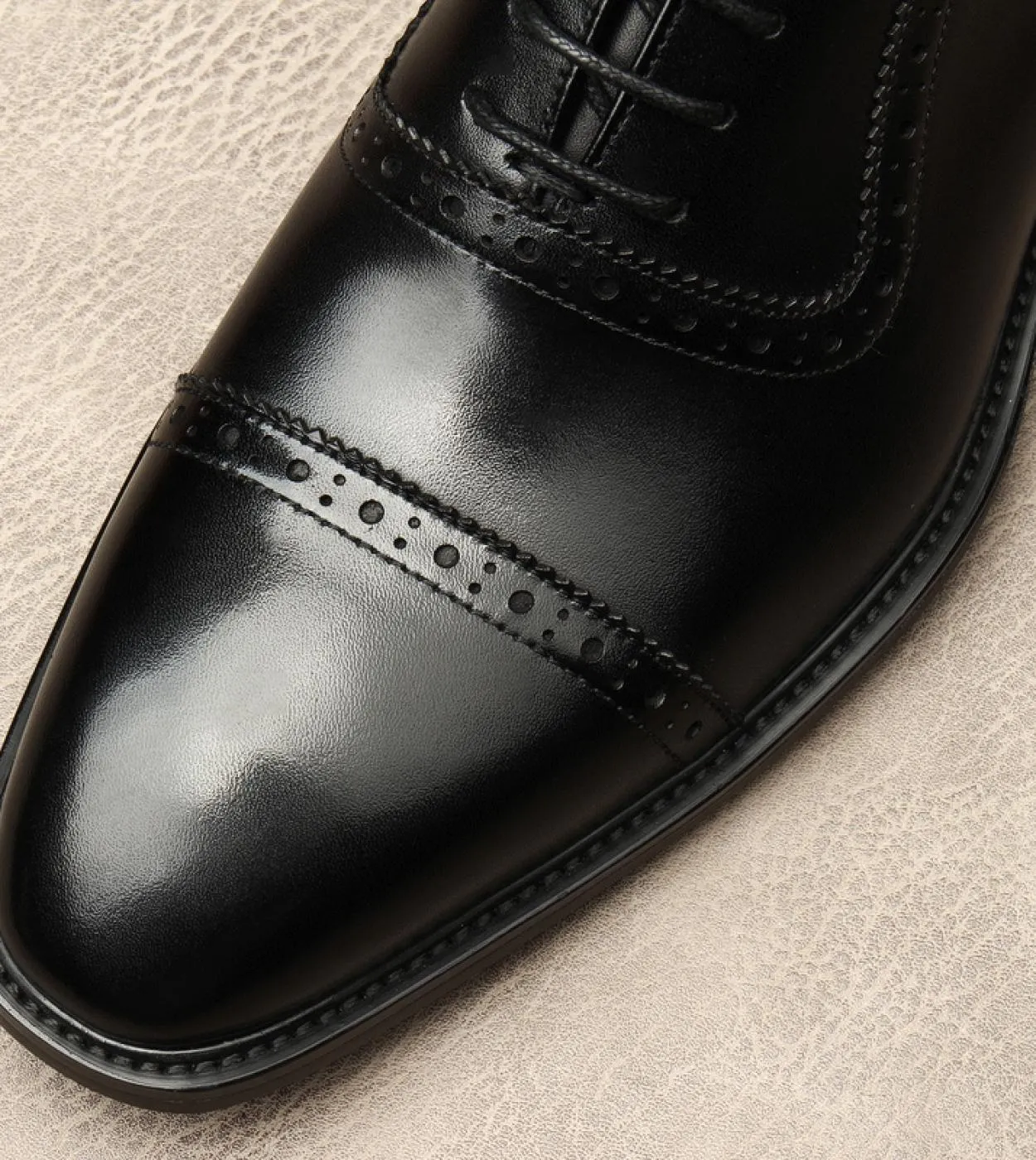 Scarpe brogue da uomo italiane di lusso in vera pelle Designer 2023 New Style Classic Oxfords Scarpe da lavoro da lavoro da spos
