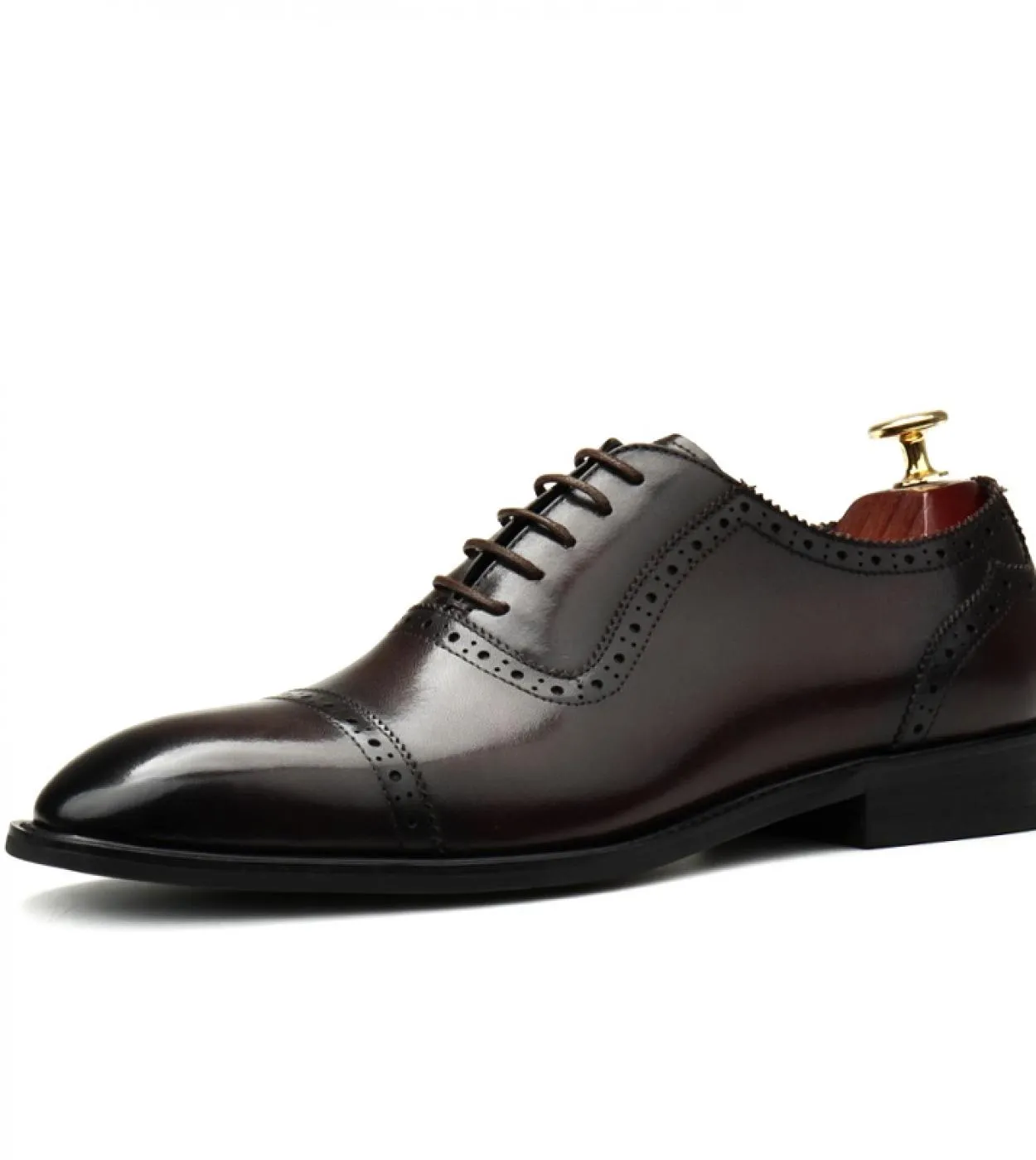 Scarpe brogue da uomo italiane di lusso in vera pelle Designer 2023 New Style Classic Oxfords Scarpe da lavoro da lavoro da spos