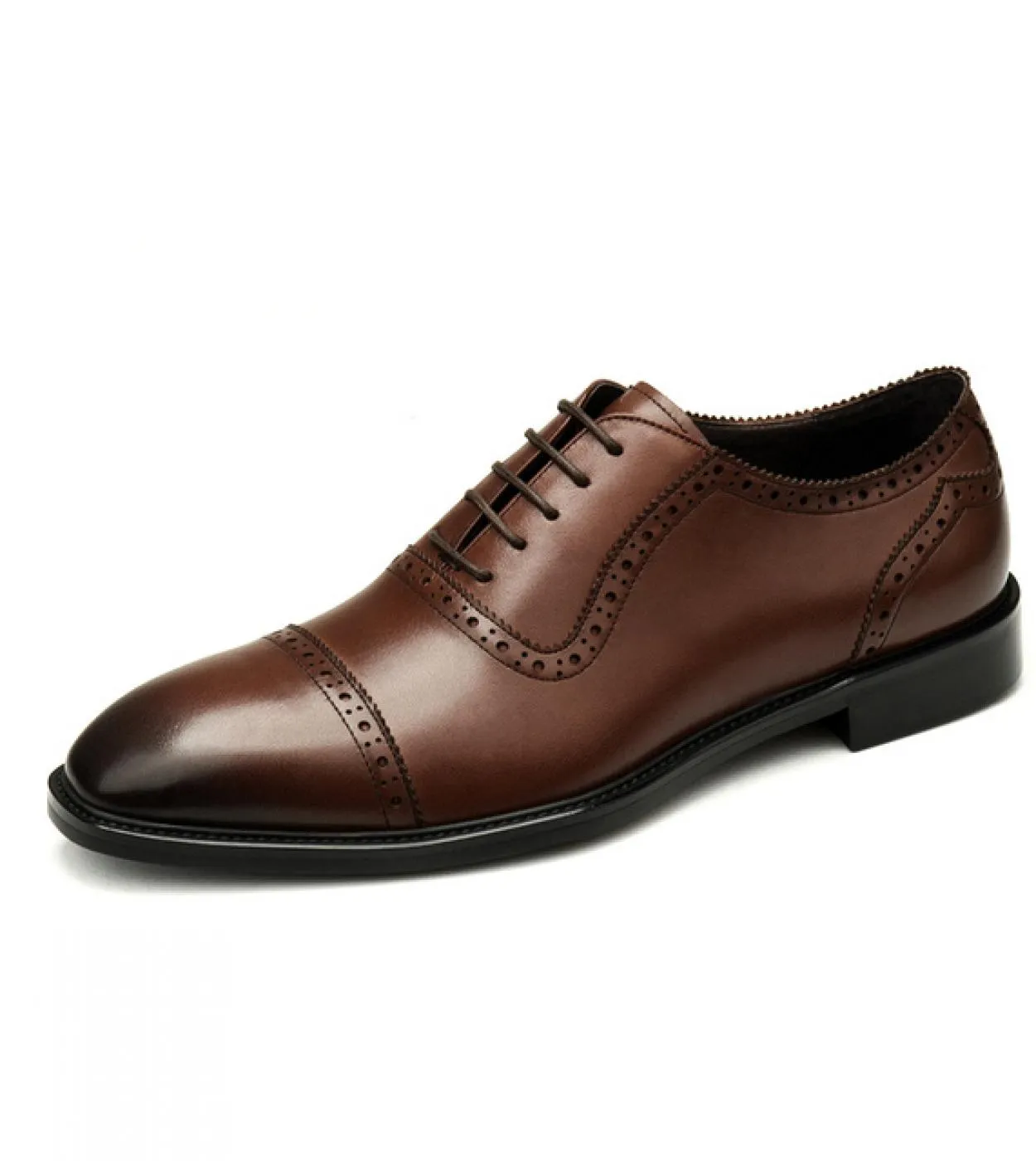 Scarpe brogue da uomo italiane di lusso in vera pelle Designer 2023 New Style Classic Oxfords Scarpe da lavoro da lavoro da spos