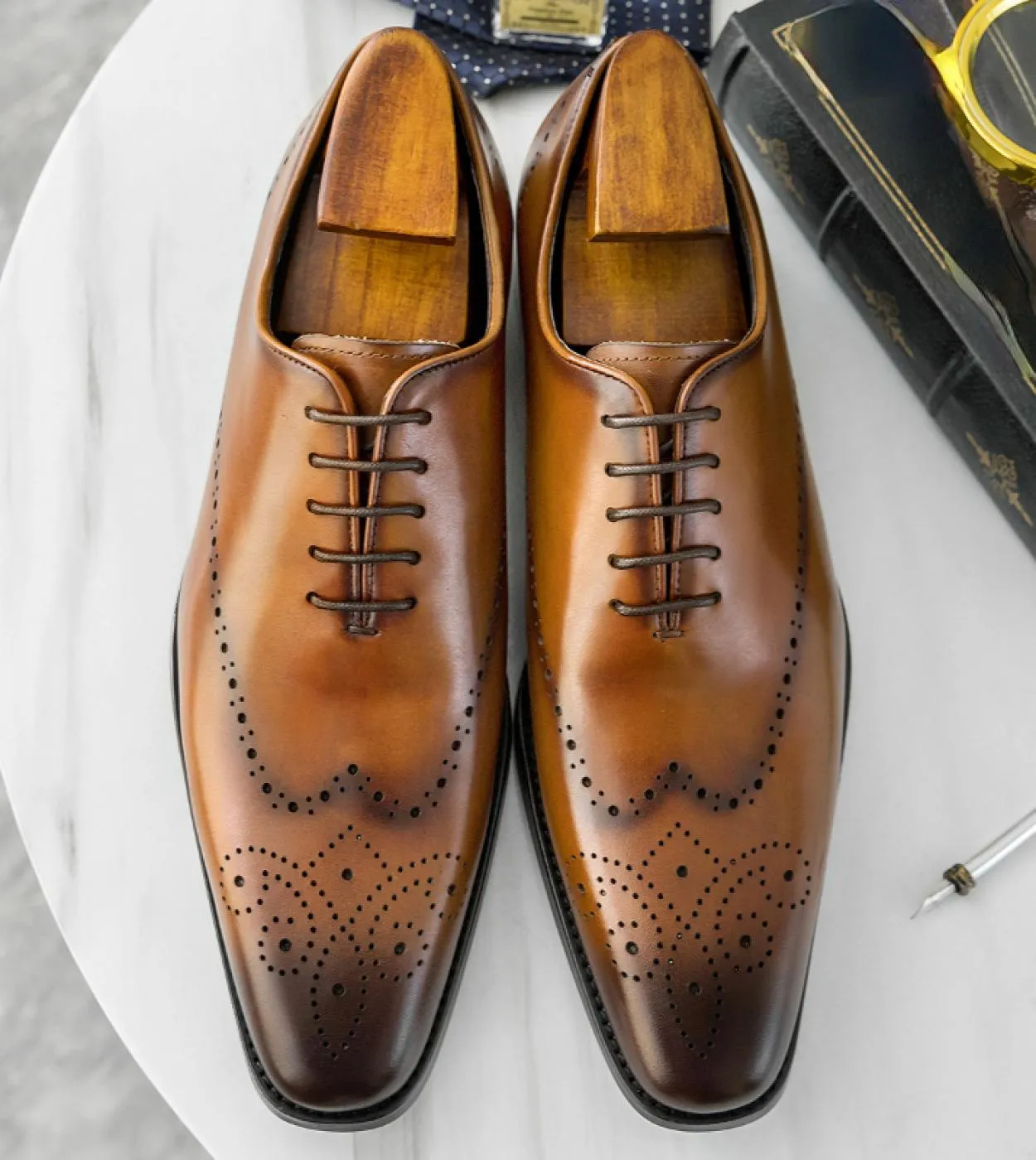 Scarpe da uomo vintage in pelle brogue britannica Oxford Dress Designer di lusso in vera pelle 2022 Scarpe da sposa marroni di n