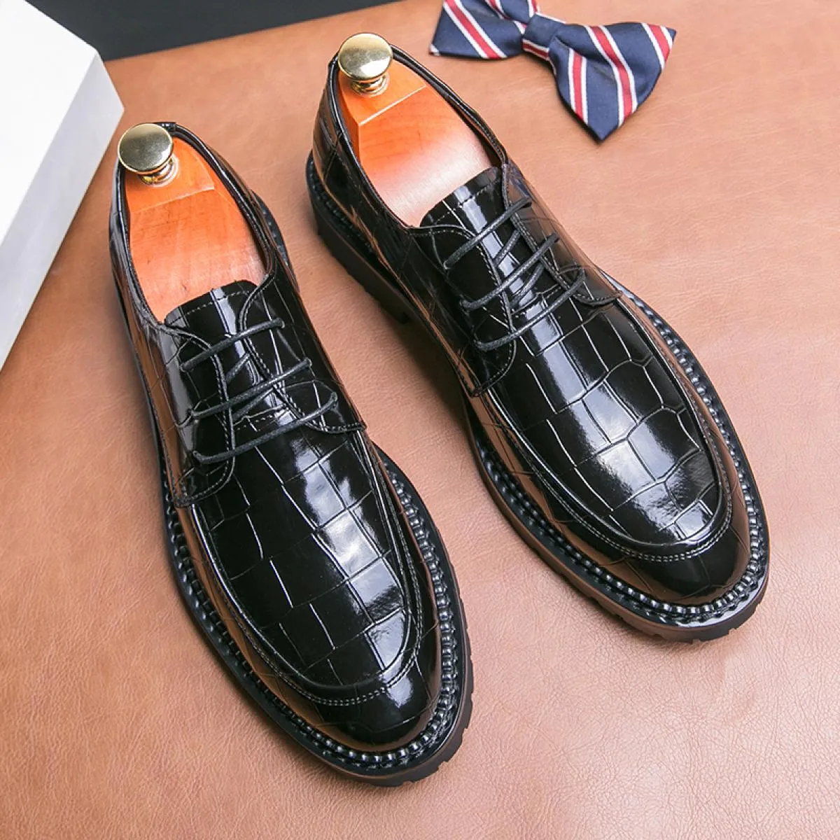 Scarpe Derby per uomo Punta tonda Solid Laceup Business Scarpe fatte a mano da uomo Scarpe eleganti Taglia 3844 Scarpe da uomo d