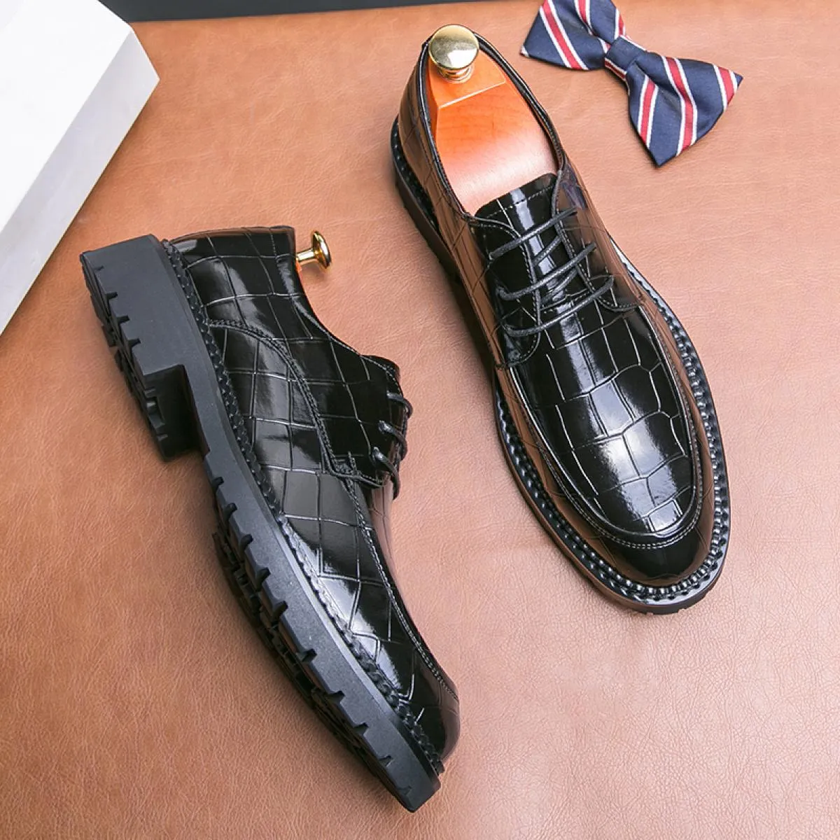 Scarpe Derby per uomo Punta tonda Solid Laceup Business Scarpe fatte a mano da uomo Scarpe eleganti Taglia 3844 Scarpe da uomo d