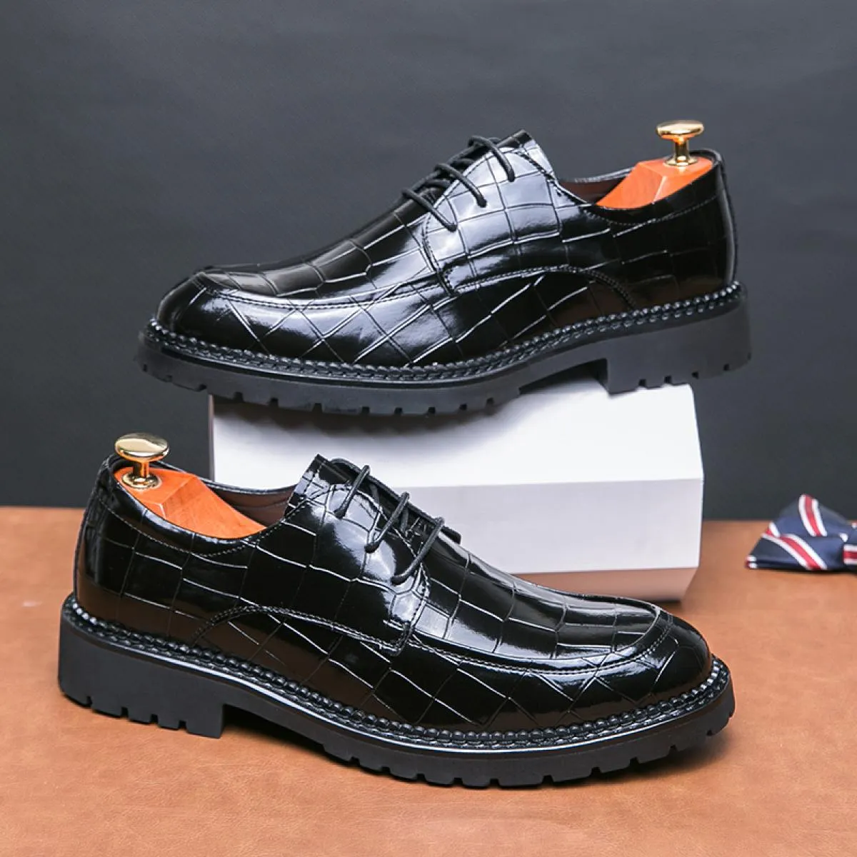 Scarpe Derby per uomo Punta tonda Solid Laceup Business Scarpe fatte a mano da uomo Scarpe eleganti Taglia 3844 Scarpe da uomo d