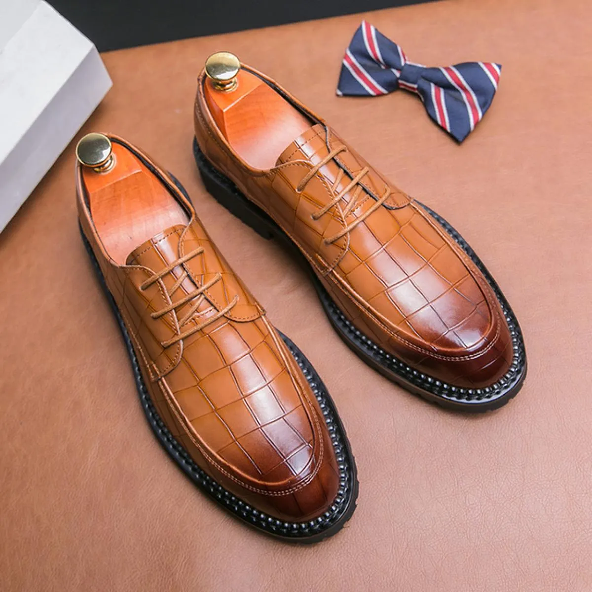 Scarpe Derby per uomo Punta tonda Solid Laceup Business Scarpe fatte a mano da uomo Scarpe eleganti Taglia 3844 Scarpe da uomo d