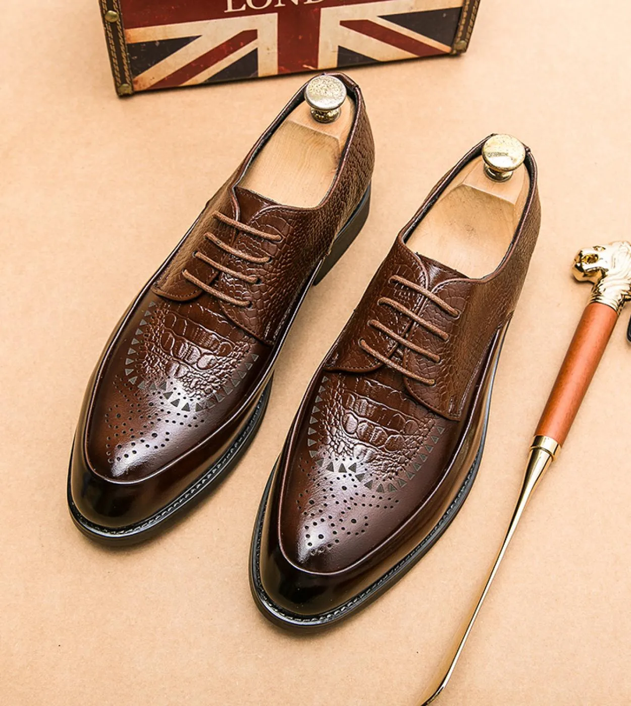 Scarpe derby Scarpe da uomo Tinta unita Pu Brock Motivo a coccodrillo intagliato Scarpe con lacci Fashion Business Casual Party