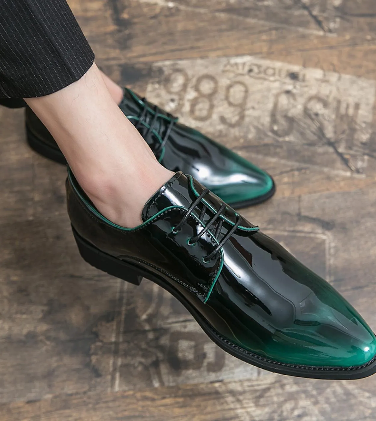 Scarpe Oxford da uomo con faccia a specchio Scarpe formali firmate di lusso Scarpe a punta in pelle verniciata Abito da lavoro c