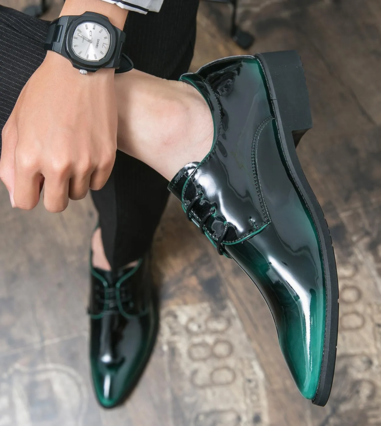 Scarpe Oxford da uomo con faccia a specchio Scarpe formali firmate di lusso Scarpe a punta in pelle verniciata Abito da lavoro c