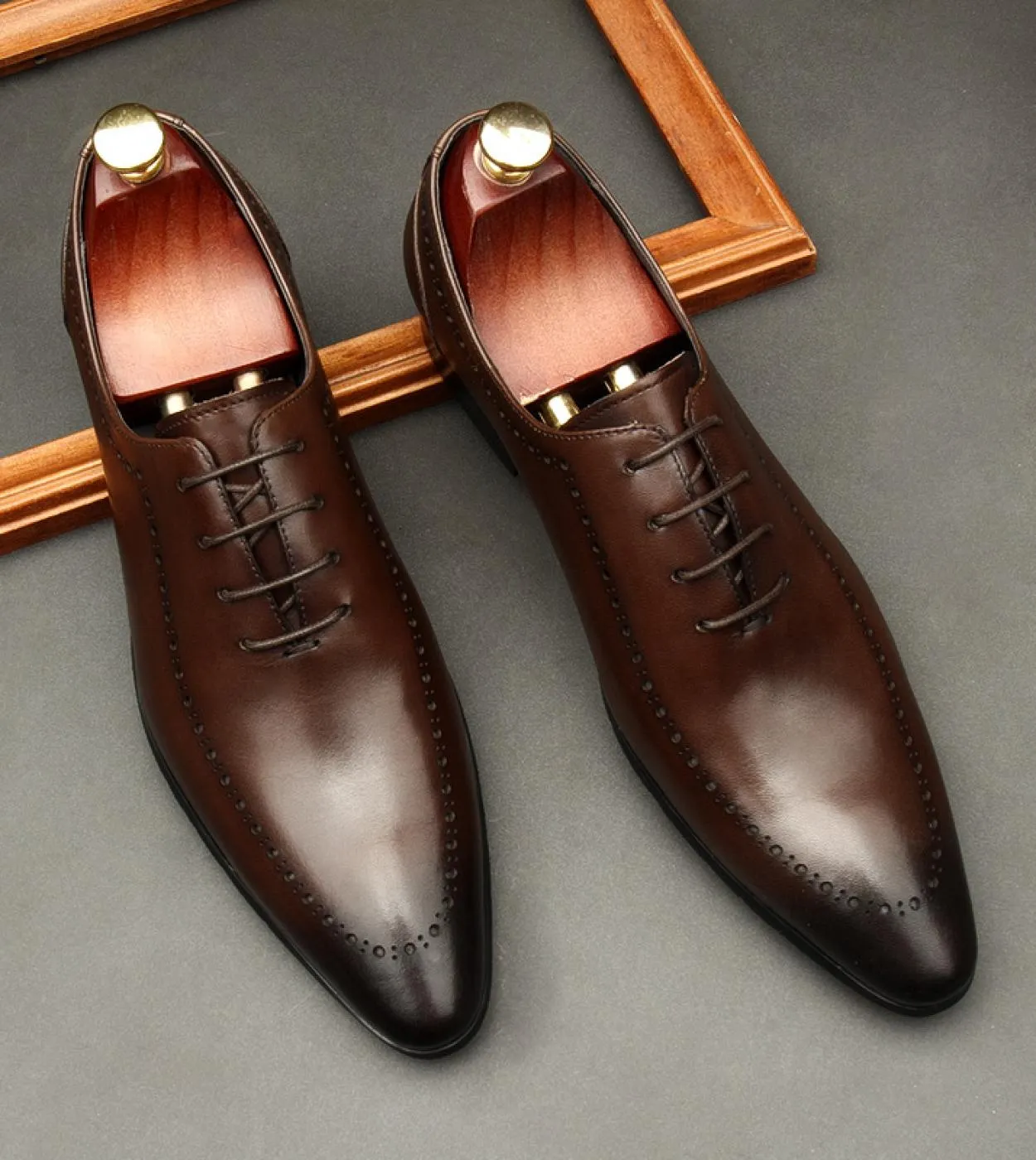 Scarpe Oxford da uomo fatte a mano italiane in vera pelle di vitello Nero Marrone Classico Brogue Business Scarpe da sposa per u