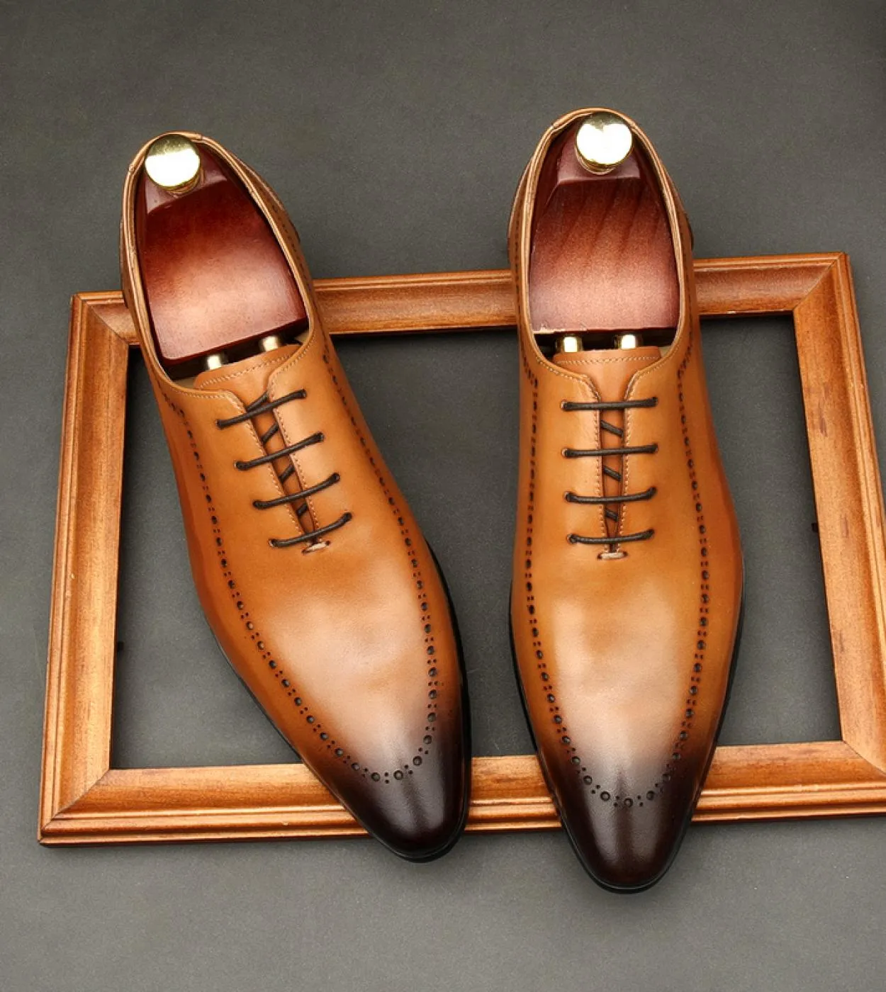 Scarpe Oxford da uomo fatte a mano italiane in vera pelle di vitello Nero Marrone Classico Brogue Business Scarpe da sposa per u