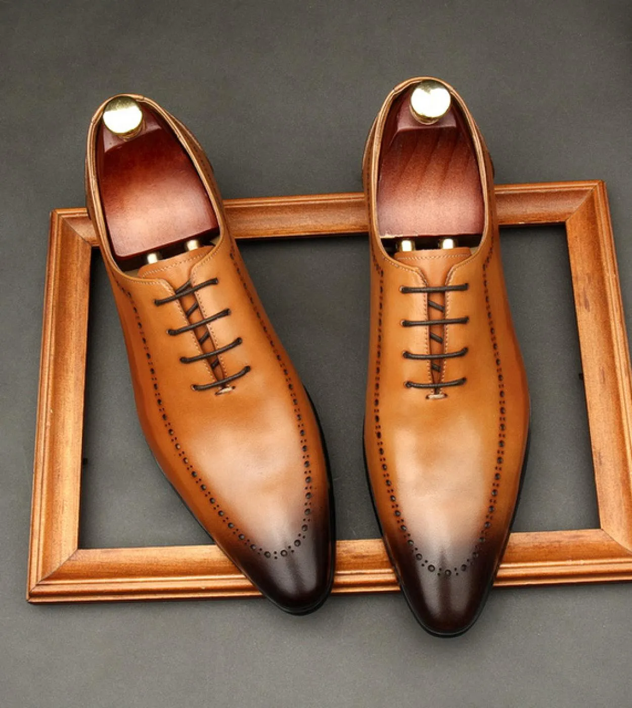 Scarpe Oxford da uomo fatte a mano italiane in vera pelle di vitello Nero Marrone Classico Brogue Business Scarpe da sposa per u