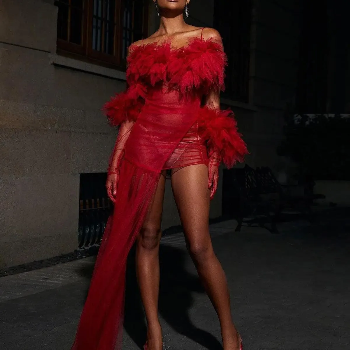 See Thru Abiti da ballo rossi con guanti a maniche Mini lunghezza in tulle arricciato Night Club Party Dress Spaghetti Chic Cock