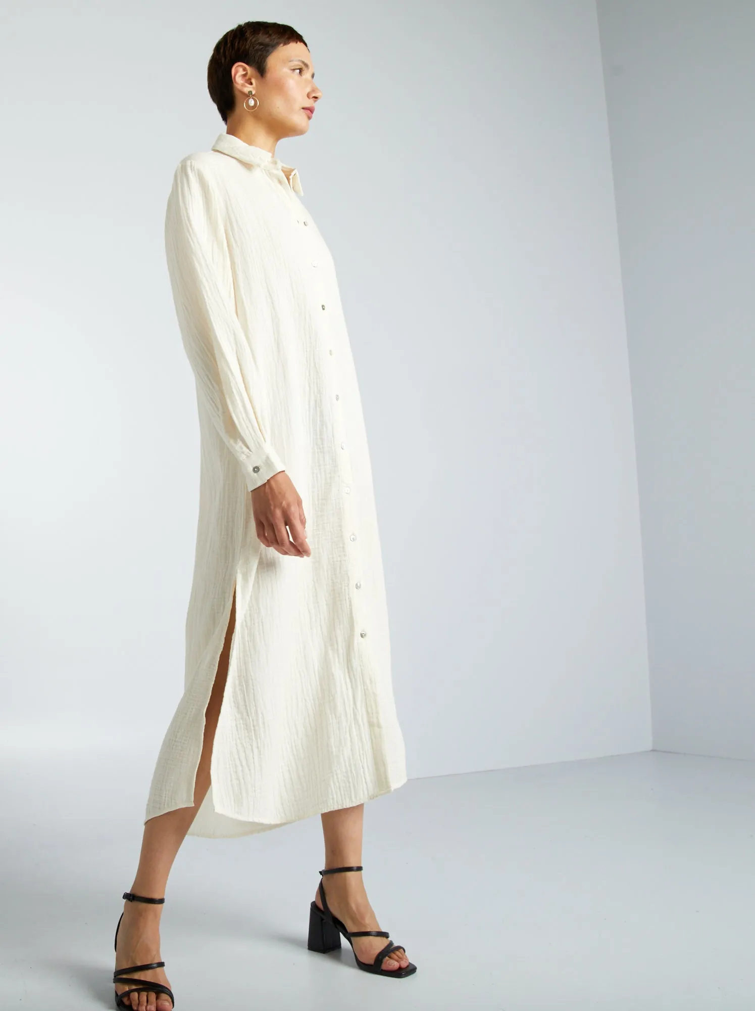 Vestito lungo a forma di camicia in doppia garza di cotone - BIANCO